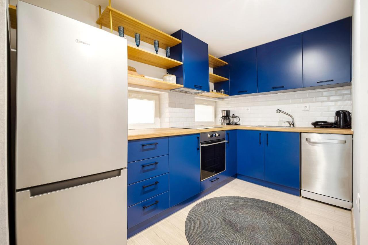 Gk City Vibe Apartment Атина Екстериор снимка