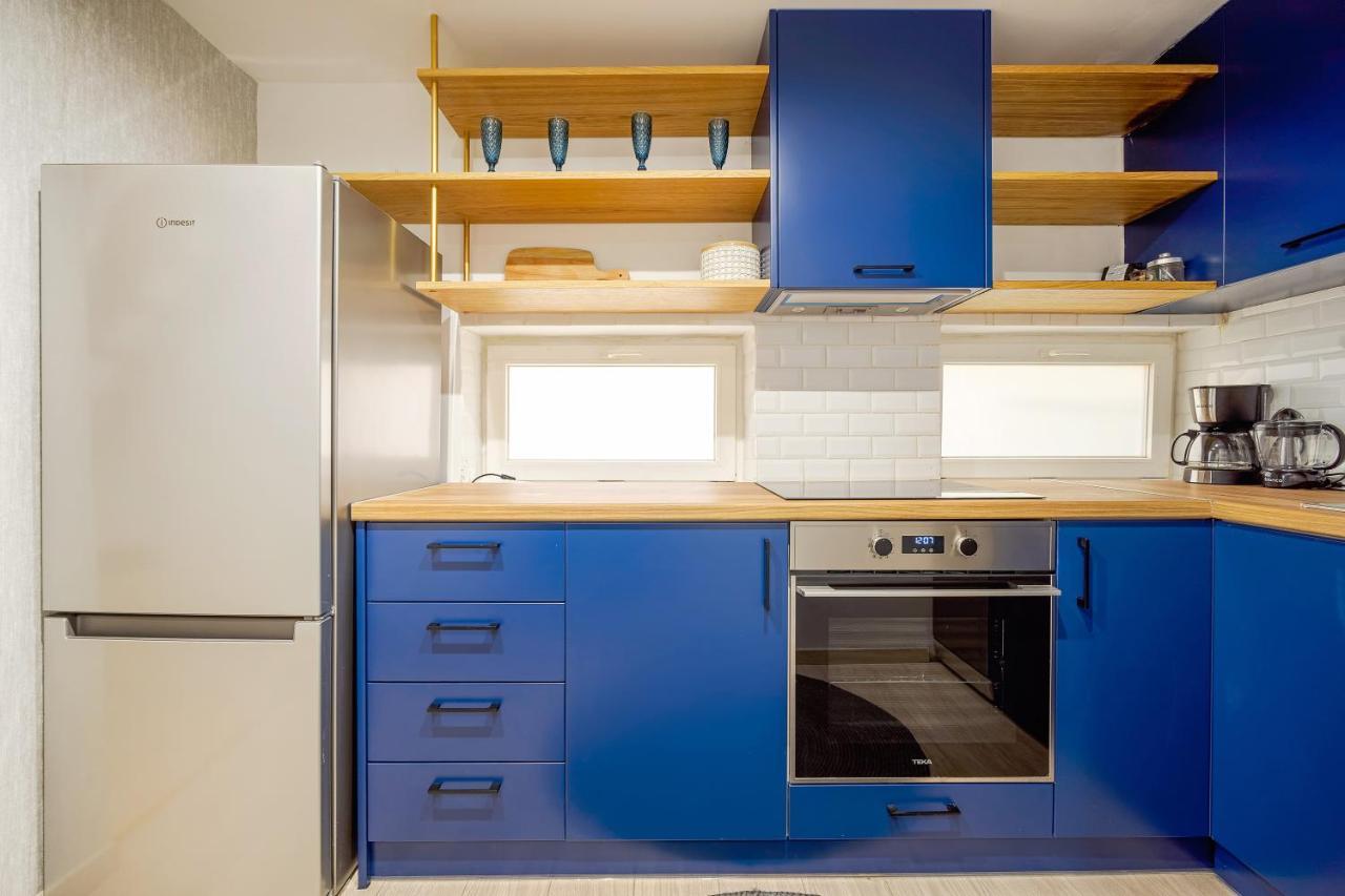 Gk City Vibe Apartment Атина Екстериор снимка
