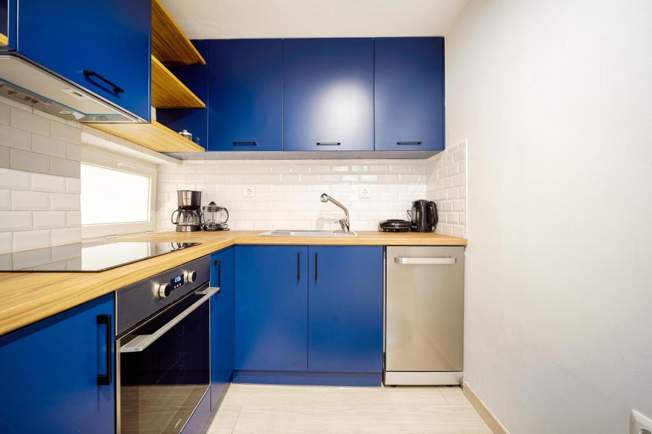 Gk City Vibe Apartment Атина Екстериор снимка