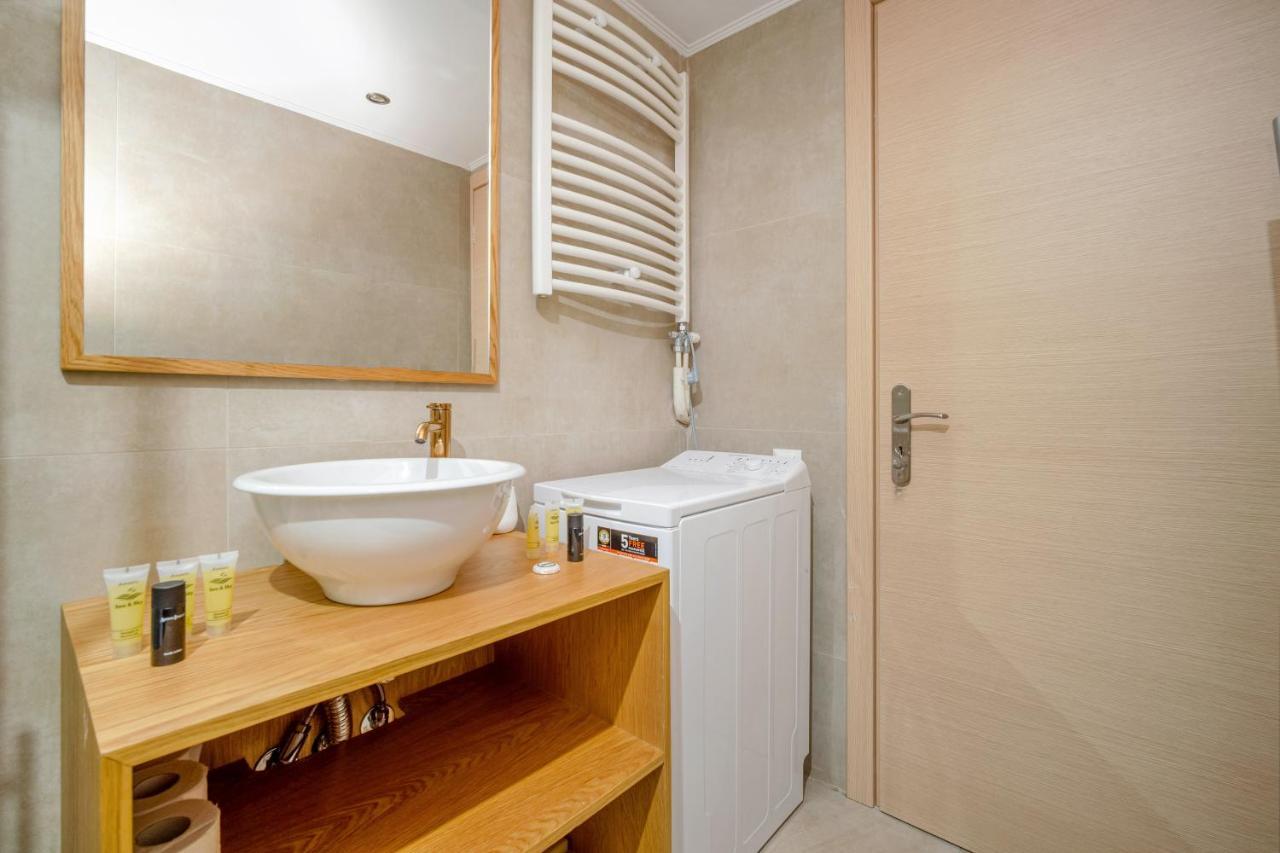 Gk City Vibe Apartment Атина Екстериор снимка