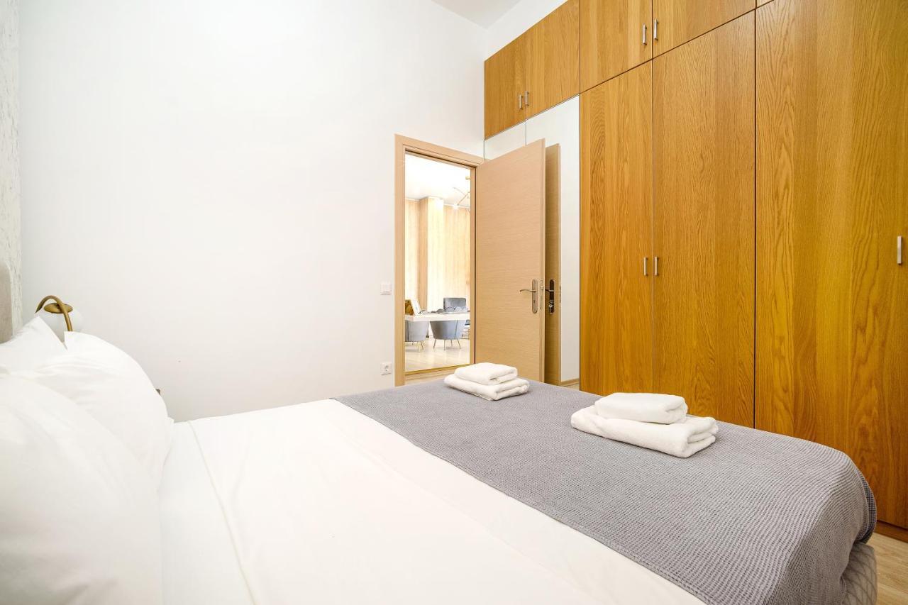 Gk City Vibe Apartment Атина Екстериор снимка